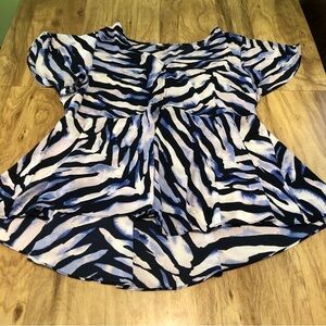 Torrid Black Blue White Zebra Stripe Lightweight Short Sleeve Top Womens Size 1